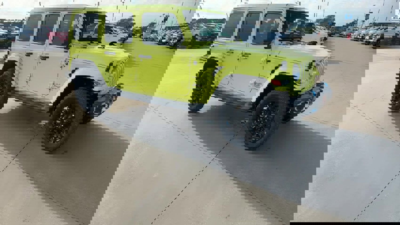 New 2023 Jeep Wrangler Sahara w/ Cold Weather Group image 2