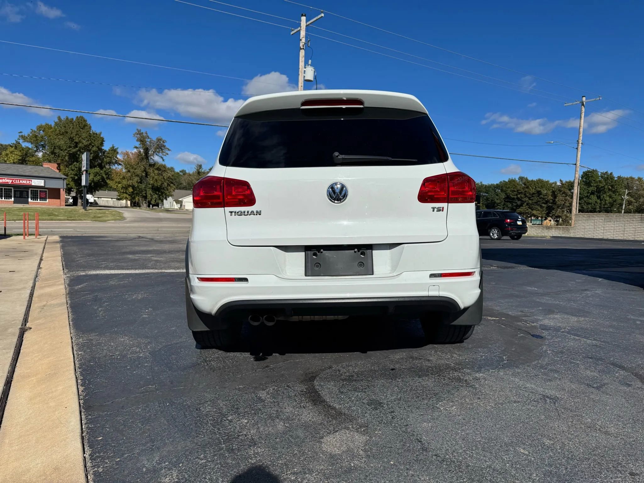 Used 2016 Volkswagen Tiguan R-Line image 4