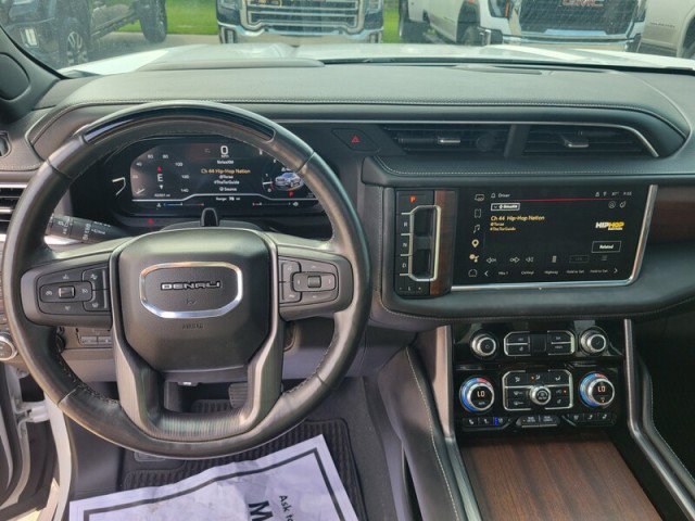 Used 2023 GMC Yukon XL Denali Ultimate AWD/4WD image 18