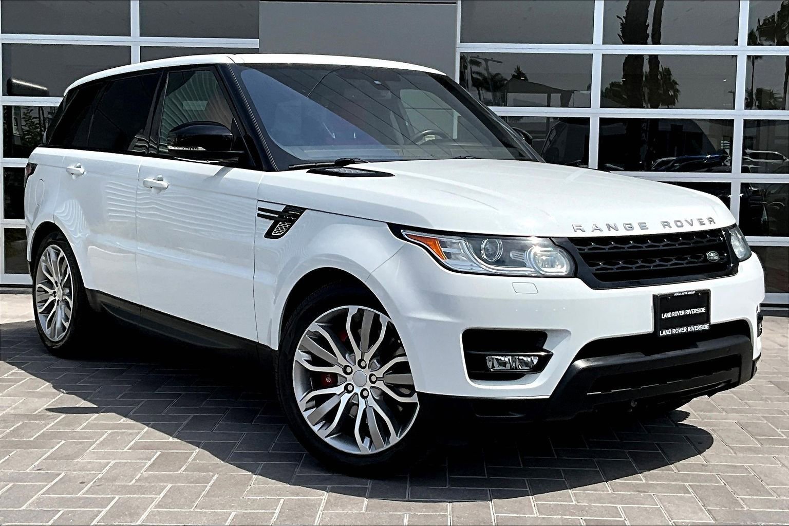 Used 2016 Land Rover Range Rover Sport Supercharged image 3