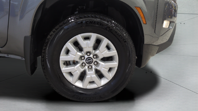 Used 2024 Nissan Frontier 4x4 Crew Cab image 23