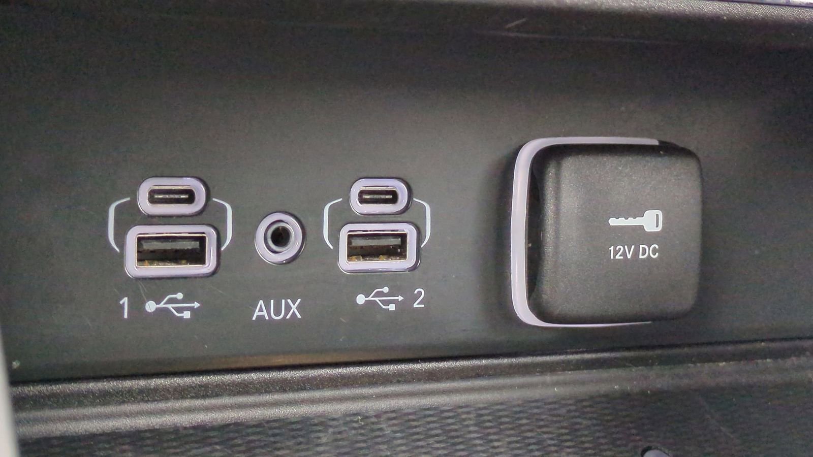 Used 2023 Jeep Grand Cherokee Altitude image 37