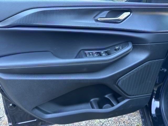 New 2025 Jeep Grand Cherokee Laredo X image 8