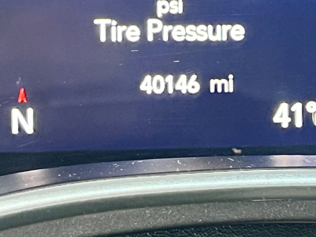 Used 2024 Chrysler Pacifica Touring-L image 18