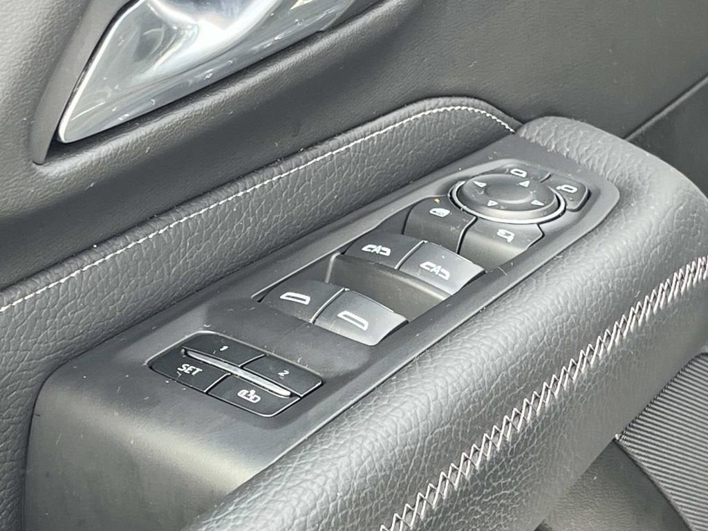 Used 2023 GMC Yukon XL Denali image 26