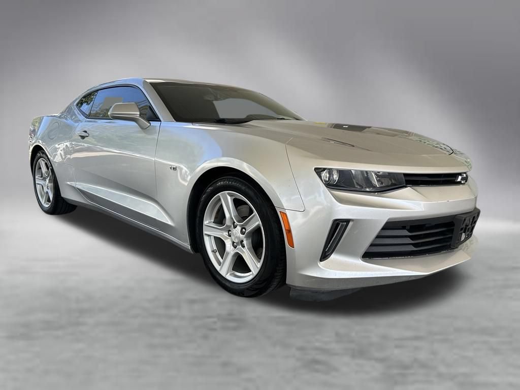 Used 2018 Chevrolet Camaro LT RWD image 2