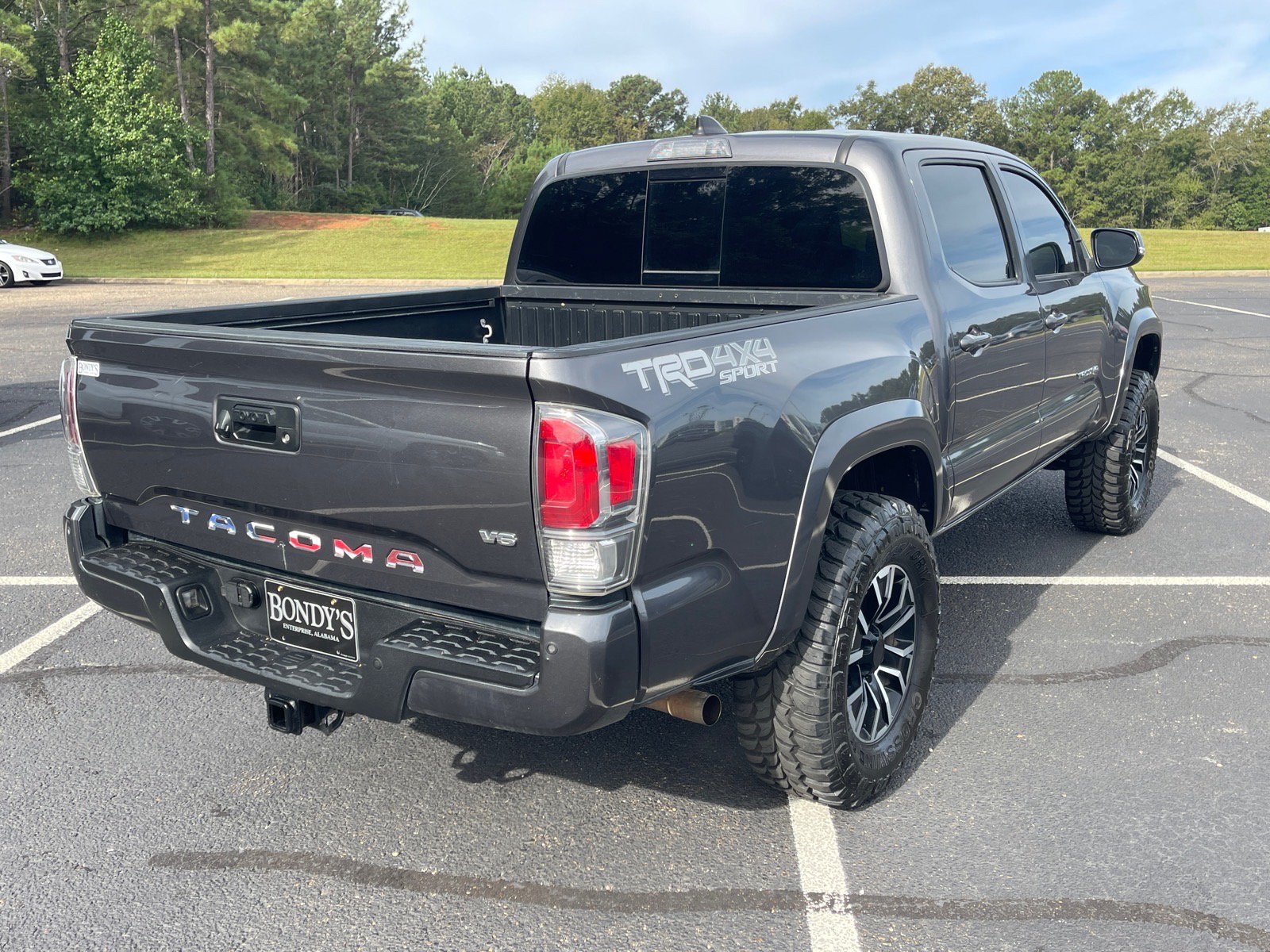 Used 2021 Toyota Tacoma TRD Sport w/ Technology Package AWD/4WD image 17