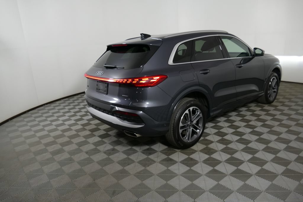 Certified 2025 Audi Q5 Premium w/ Convenience Package AWD/4WD image 3