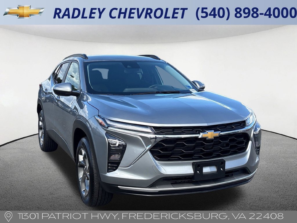 Used 2025 Chevrolet Trax LT w/ LT Convenience Package FWD image 22