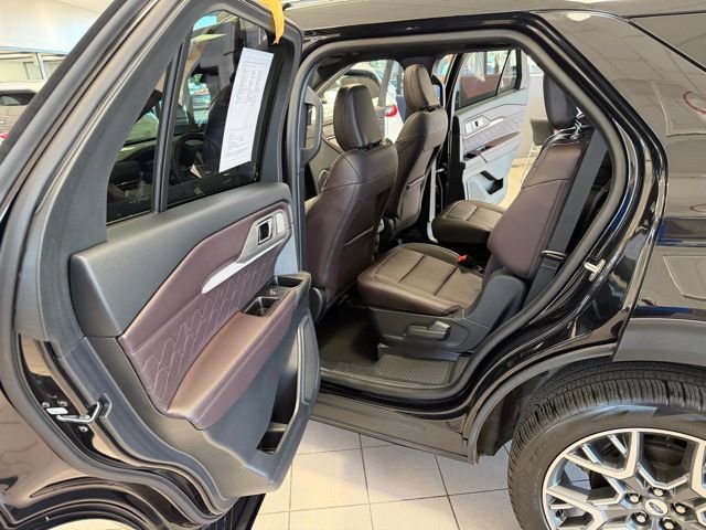 Used 2025 Ford Explorer Platinum w/ Ultimate Package AWD/4WD image 28