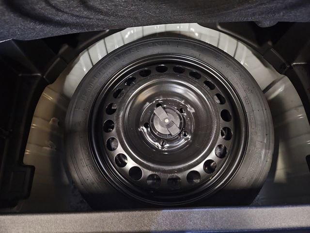 Used 2023 GMC Terrain SLE w/ Driver Convenience Package image 23