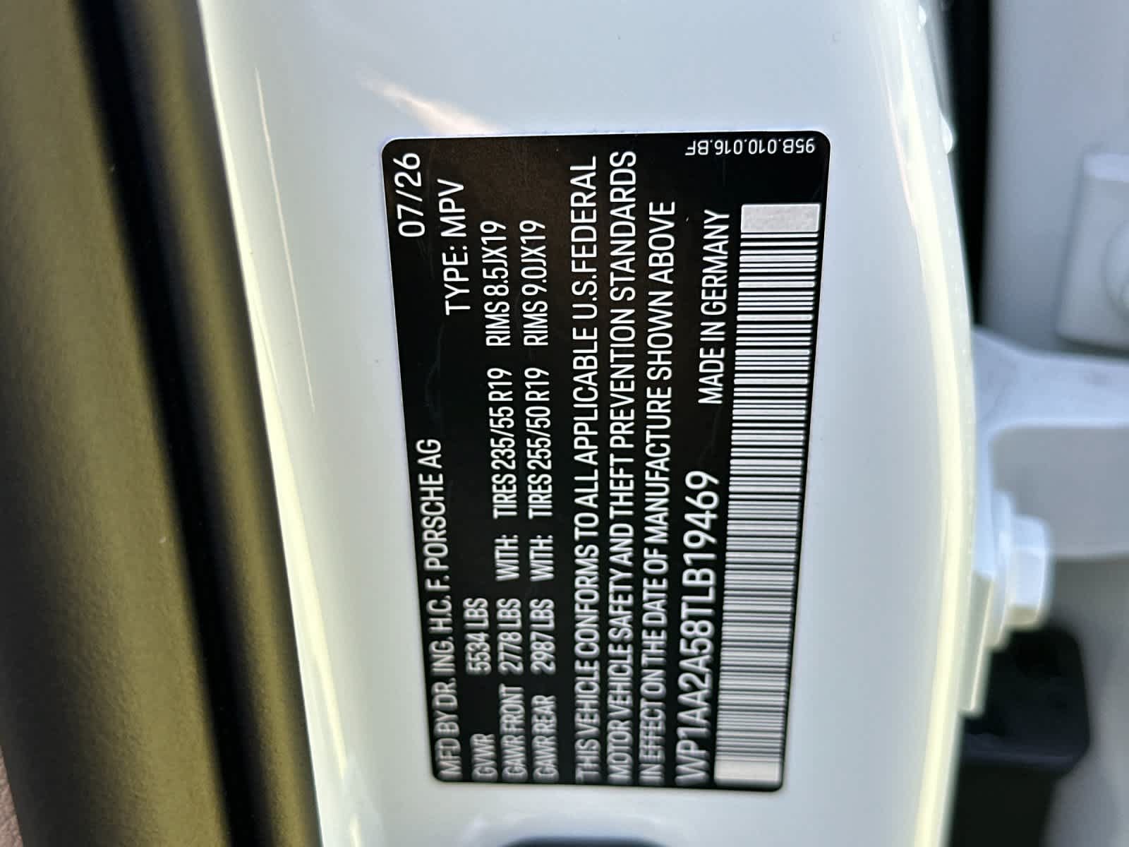 New 2026 Porsche Macan AWD/4WD image 32