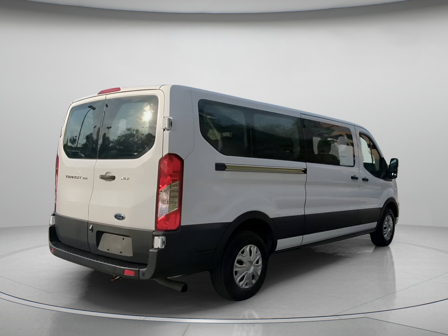 Certified 2022 Ford Transit 350 XLT image 27