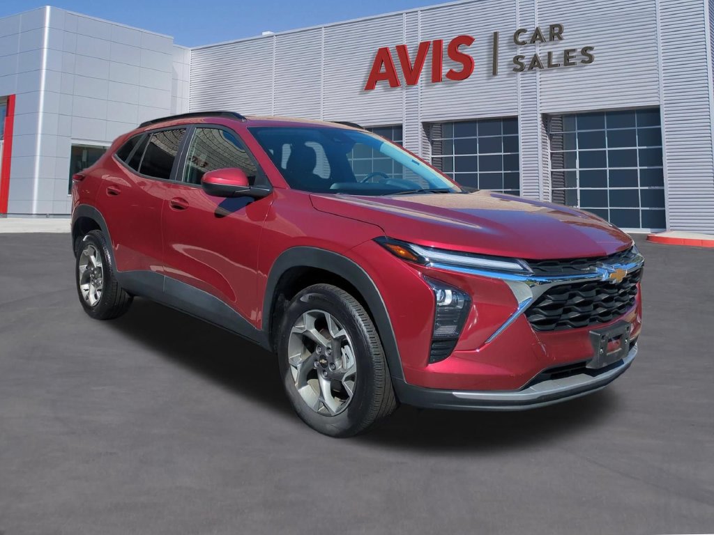 Used 2025 Chevrolet Trax LT w/ LT Convenience Package FWD image 3