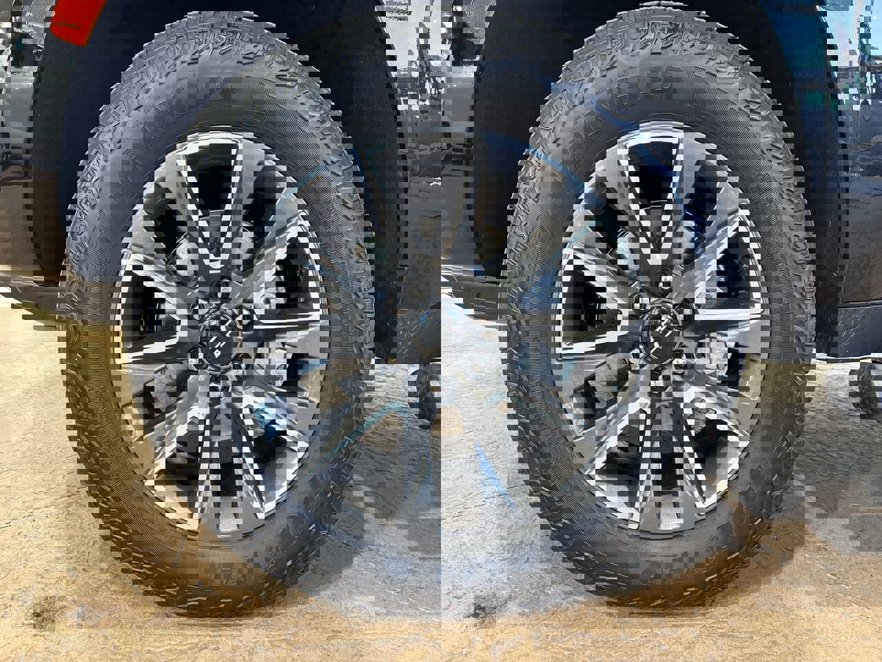 Used 2024 Chevrolet Tahoe Z71 w/ Luxury Package image 10