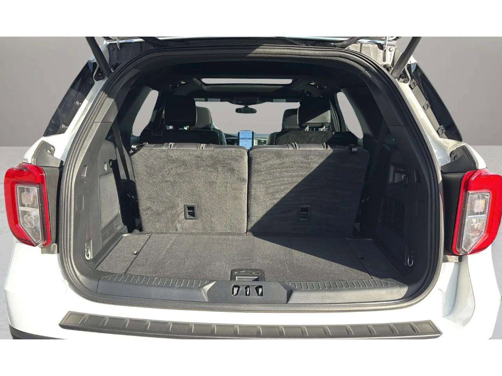 Used 2023 Ford Explorer ST w/ Equipment Group 401A image 9
