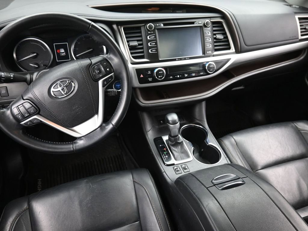 Used 2018 Toyota Highlander XLE image 14