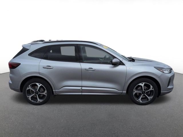 Certified 2023 Ford Escape ST-Line Select w/ Tech Pack #2 image 2