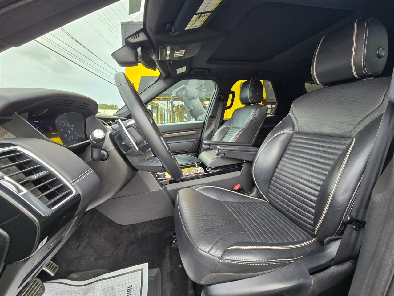 Used 2019 Land Rover Discovery HSE AWD/4WD image 13