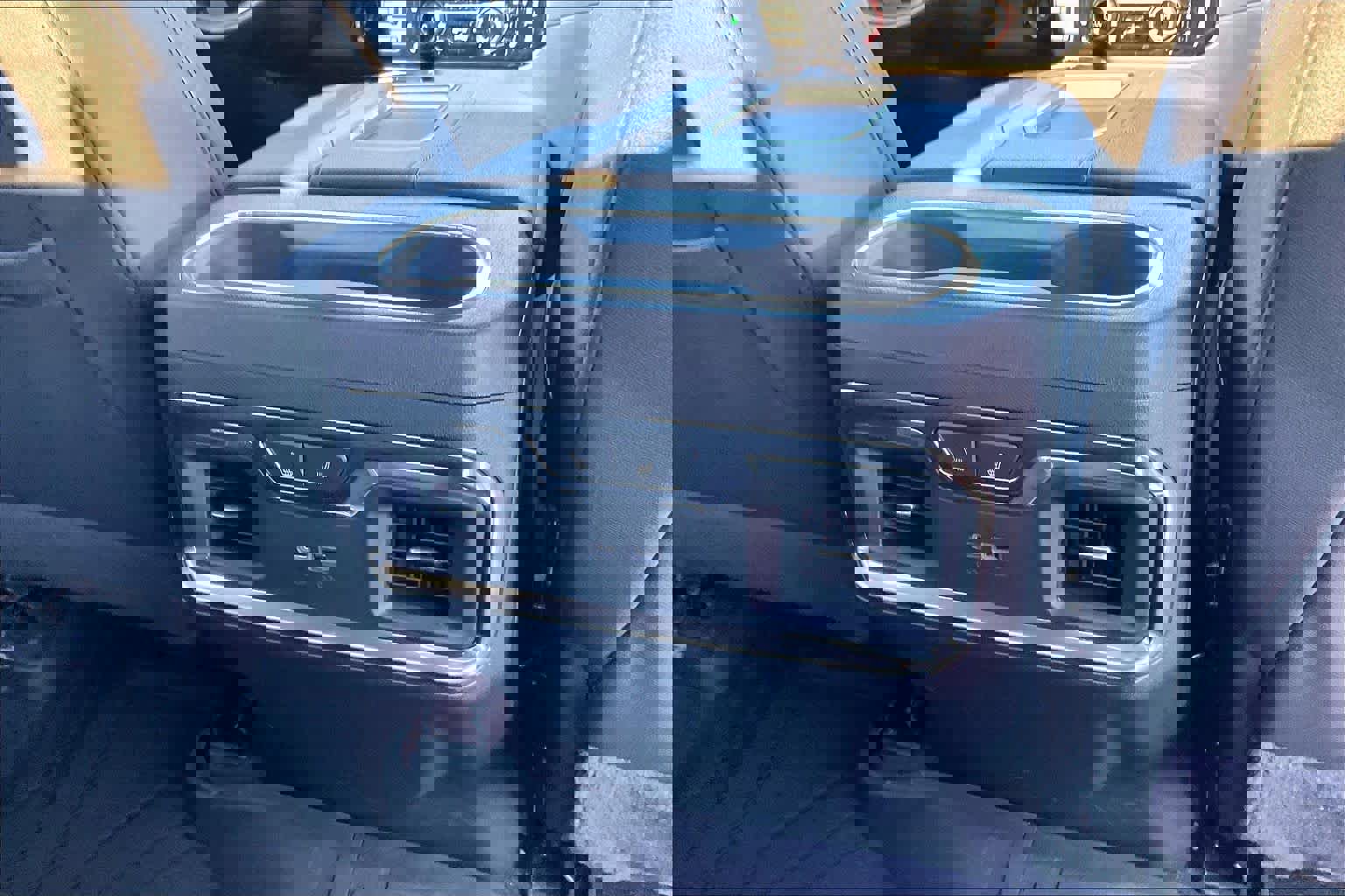 Used 2022 Chevrolet Silverado 1500 LTZ w/ LTZ Premium Package image 36