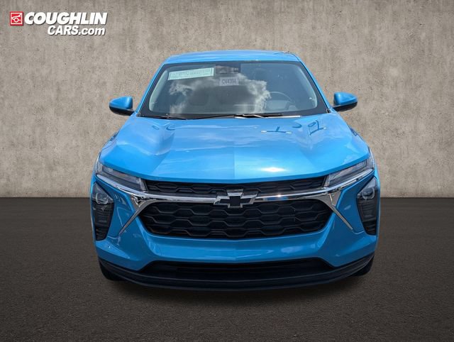 New 2026 Chevrolet Trax LS w/ LS Convenience Package FWD video 2