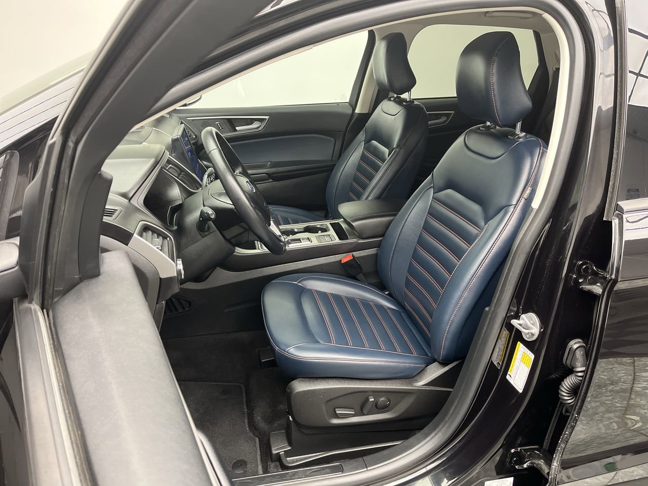 Used 2023 Ford Edge SEL w/ Sport Appearance Package image 8
