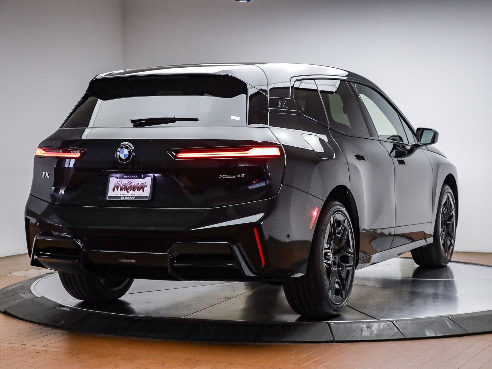 New 2026 BMW iX xDrive45 w/ M Sport Package image 7