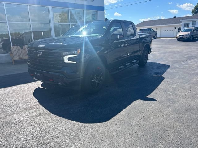 Used 2024 Chevrolet Silverado 1500 RST w/ Redline Edition AWD/4WD image 7