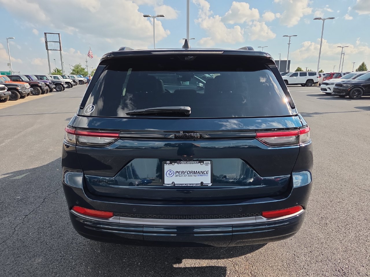 New 2027 Jeep Grand Cherokee Limited AWD/4WD image 30