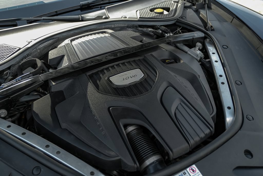 Used 2019 Porsche Panamera 4 AWD/4WD image 59
