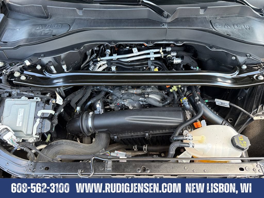 Used 2025 Ford Explorer ST-Line w/ ST-Line Street Pack AWD/4WD image 21