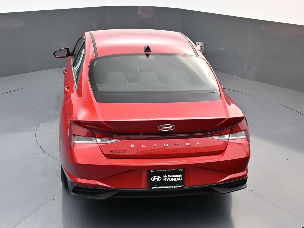 Certified 2023 Hyundai Elantra SEL w/ Preferred Accessory Package image 17
