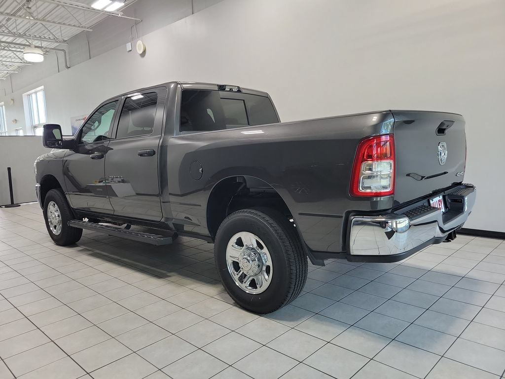 Used 2024 RAM 2500 Tradesman w/ Chrome Appearance Group AWD/4WD image 8