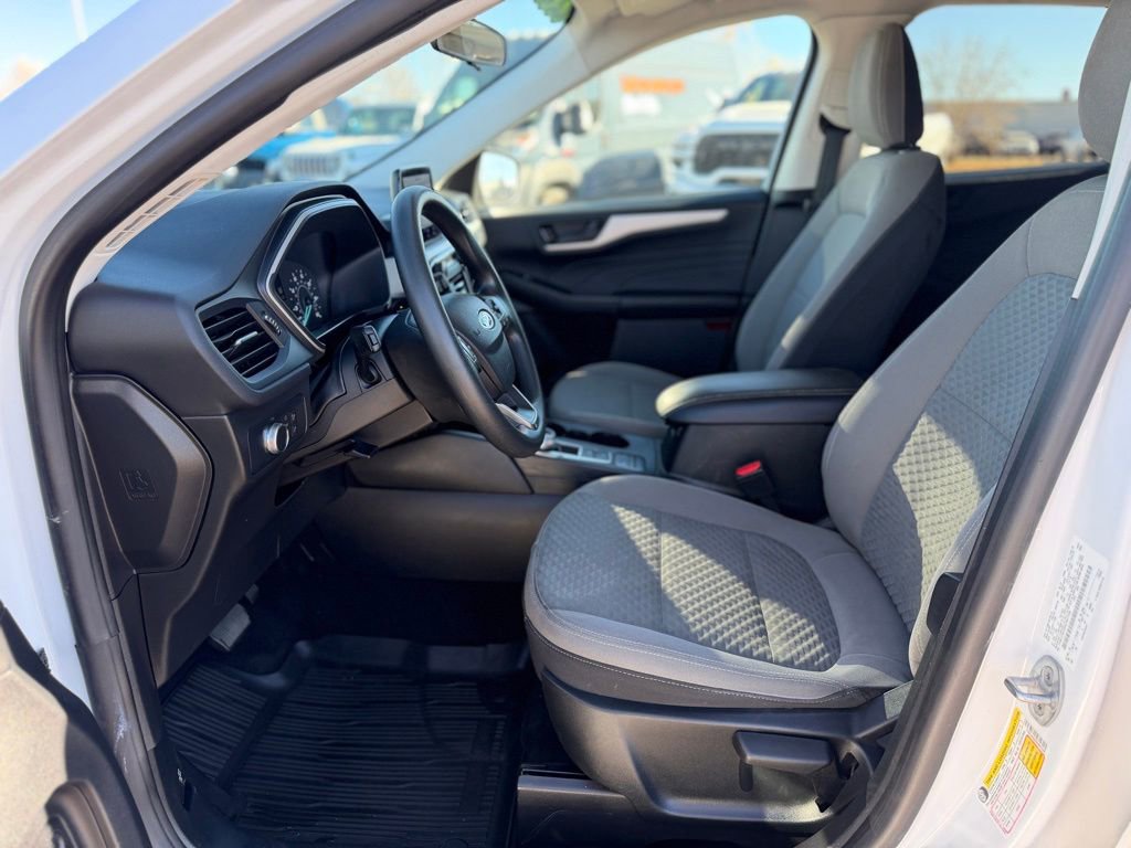 Used 2022 Ford Escape SE image 19