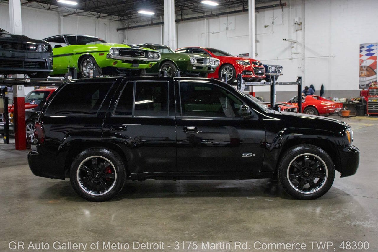 Used 2008 Chevrolet TrailBlazer SS w/ Sun And 6-Disc Cd Package AWD/4WD image 8