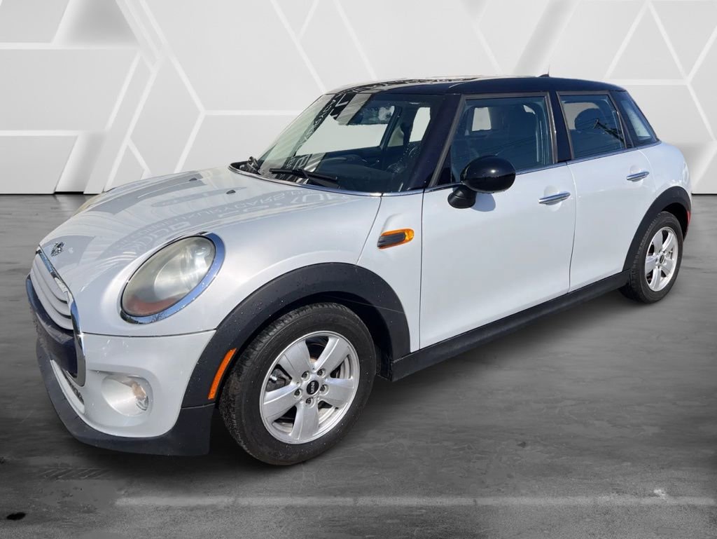 Used 2015 MINI Cooper 4-Door Hardtop image 7