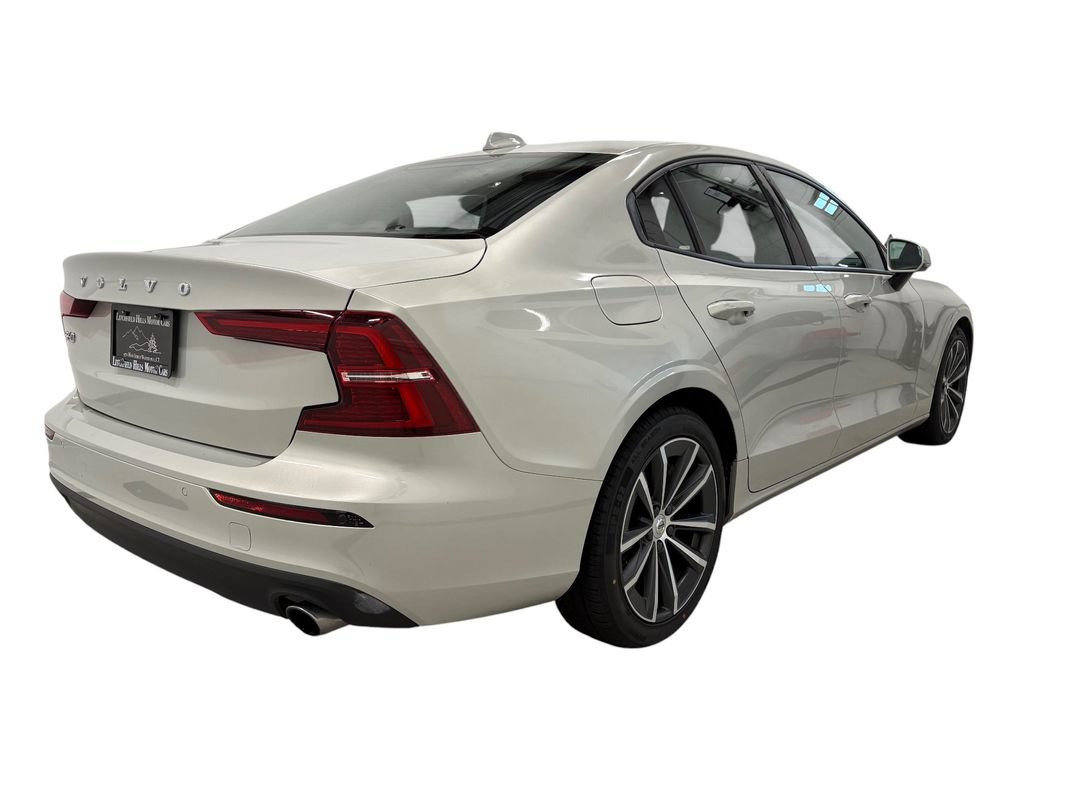 Used 2021 Volvo S60 T6 Momentum AWD/4WD image 4