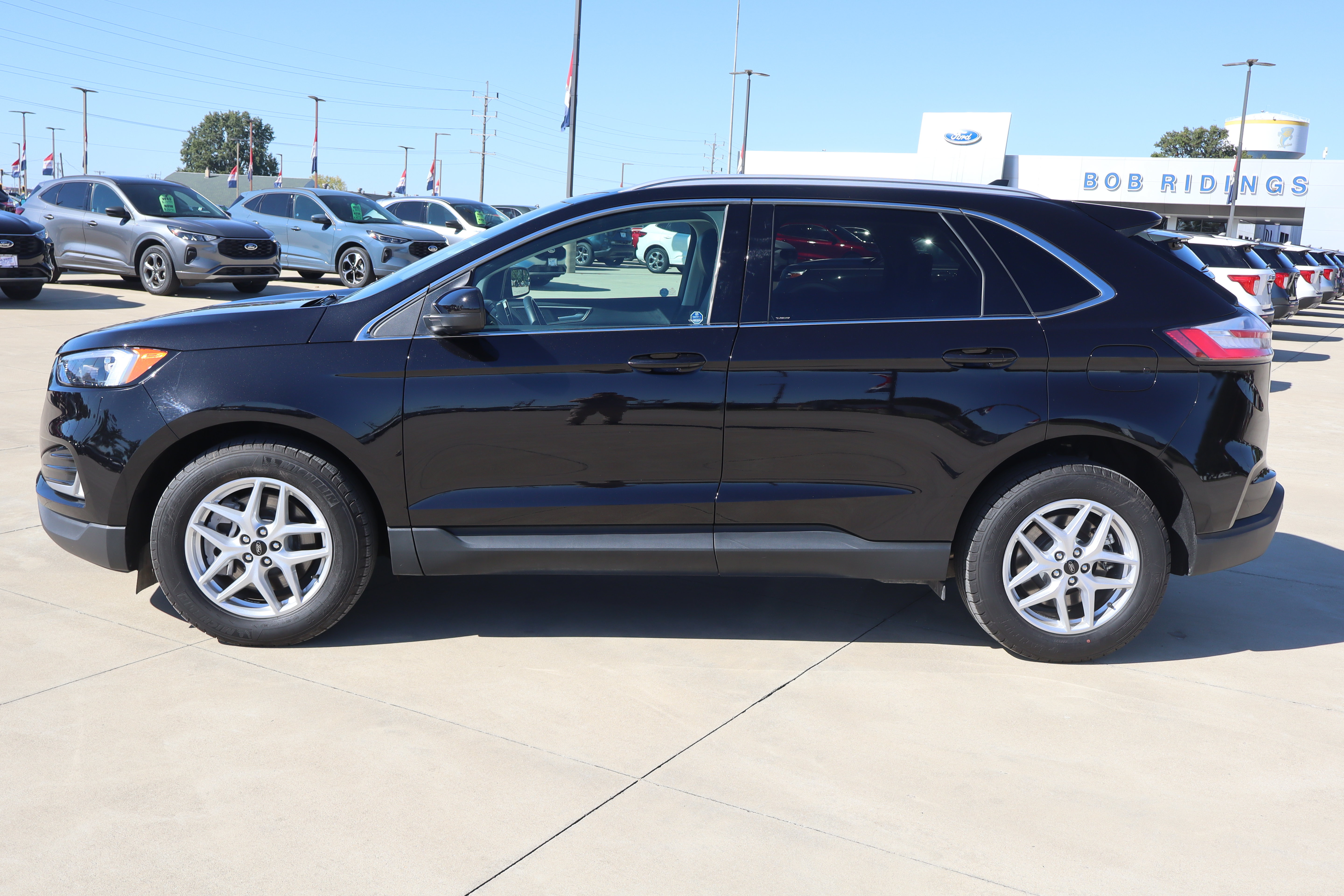 Used 2024 Ford Edge SEL w/ Convenience Package AWD/4WD image 9