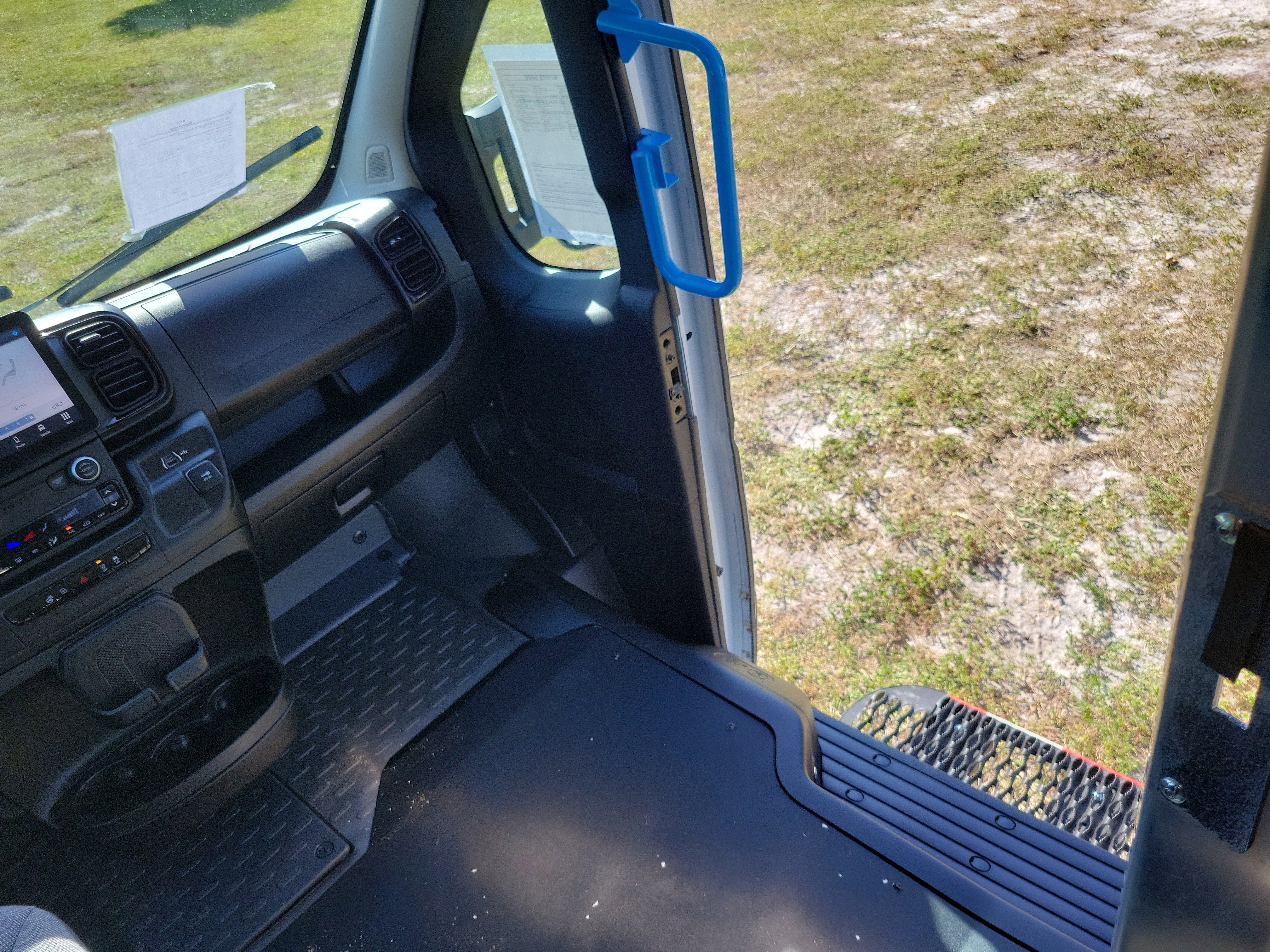 Used 2024 RAM ProMaster 3500 w/ Delivery Van Package image 9