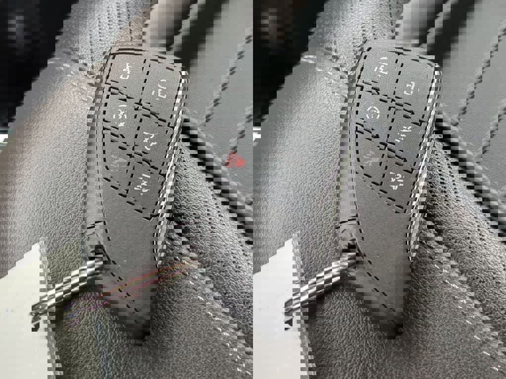 Used 2023 GMC Yukon XL SLT w/ SLT Luxury Package image 35