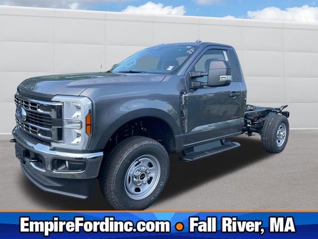 New 2025 Ford F350 XL w/ XL Chrome Package