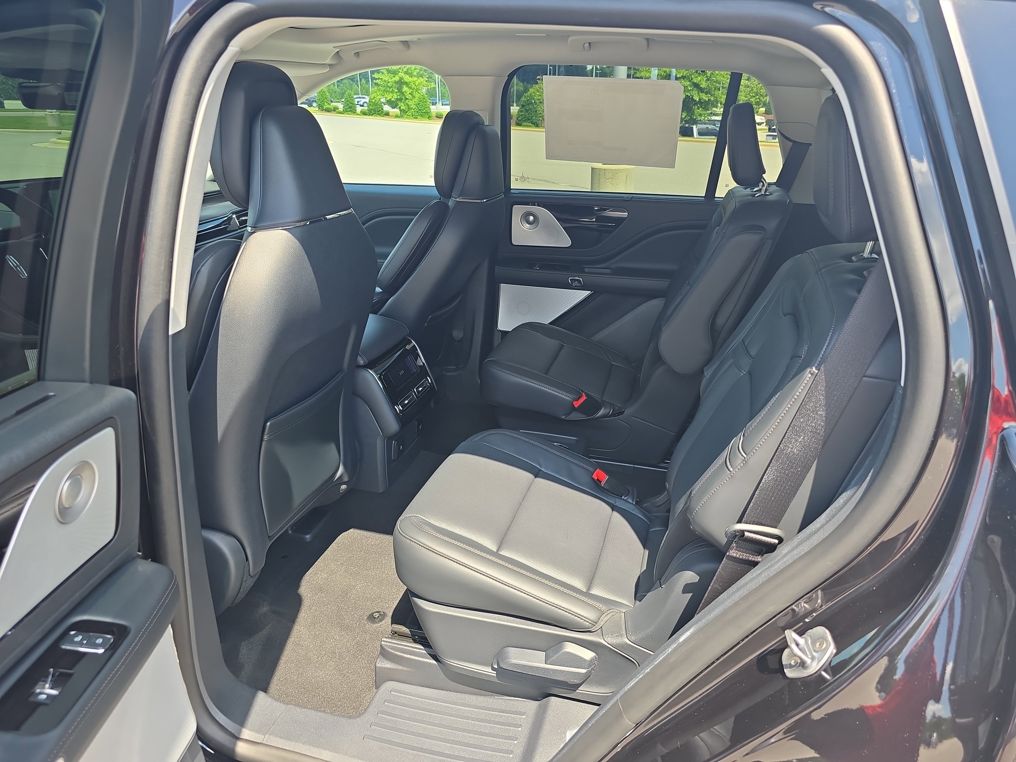 New 2025 Lincoln Aviator Reserve w/ Equipment Group 201A image 13