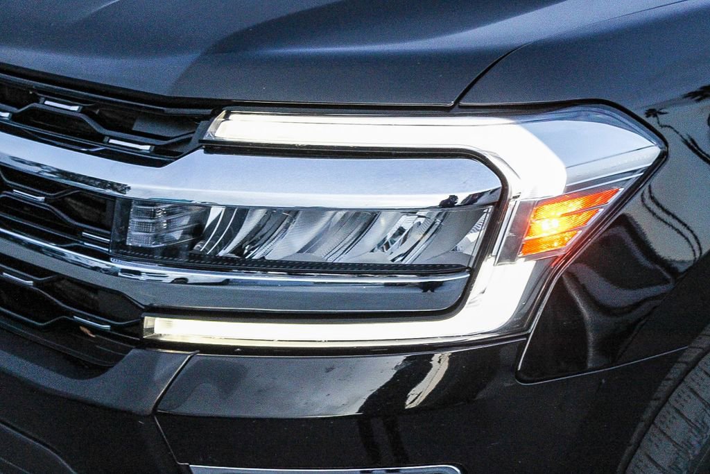 Used 2024 Ford Expedition Max Limited AWD/4WD image 5