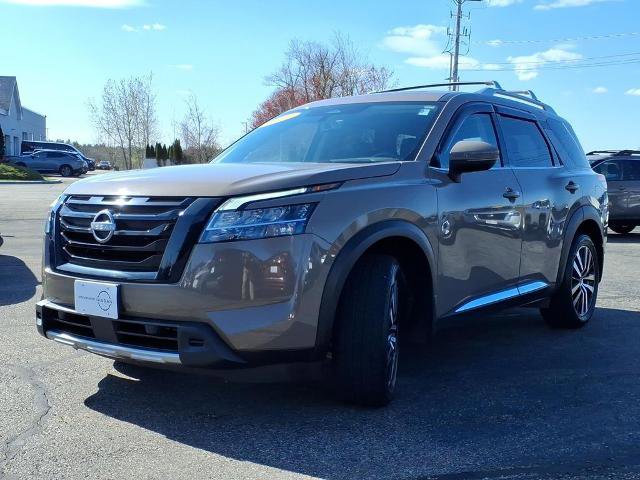 Certified 2023 Nissan Pathfinder Platinum w/ Black Appearance Package AWD/4WD image 6