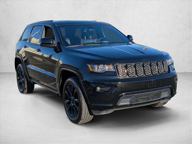 Used 2018 Jeep Grand Cherokee Altitude image 3
