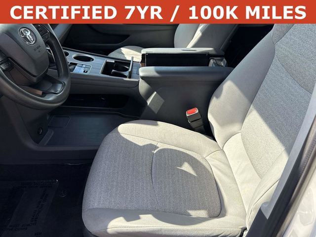 Used 2024 Toyota Sienna LE image 16