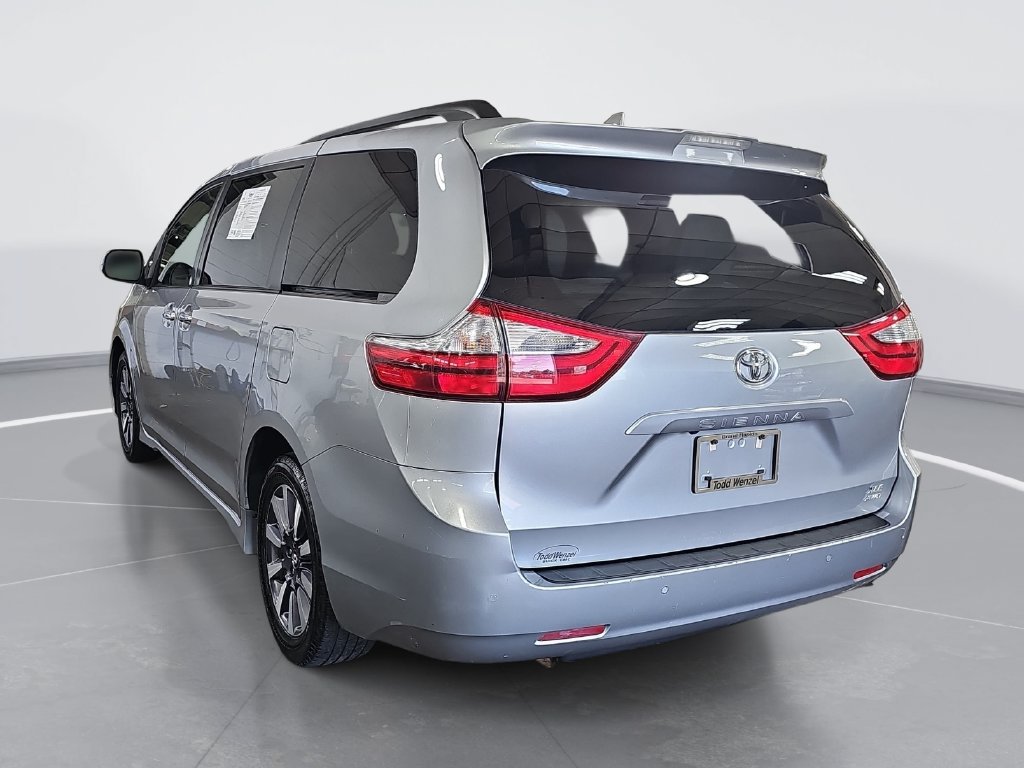 Used 2018 Toyota Sienna XLE Premium AWD/4WD image 6