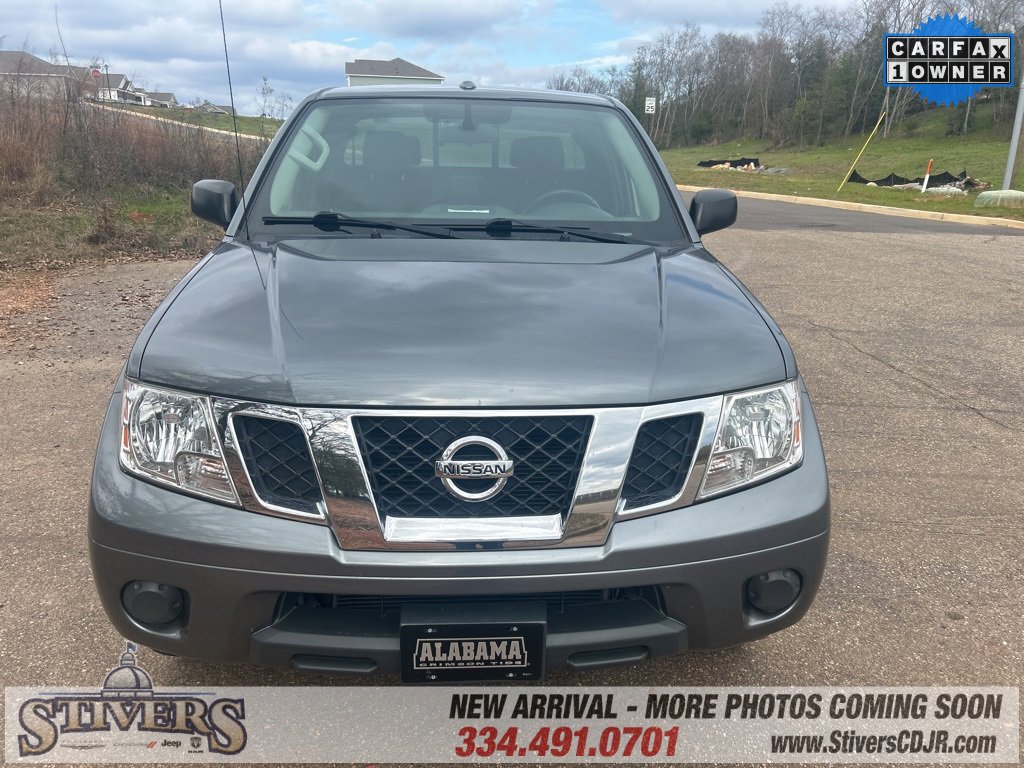 Used 2018 Nissan Frontier SV image 2