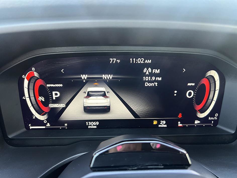 Certified 2025 Nissan Rogue SL w/ Tech Package FWD image 24