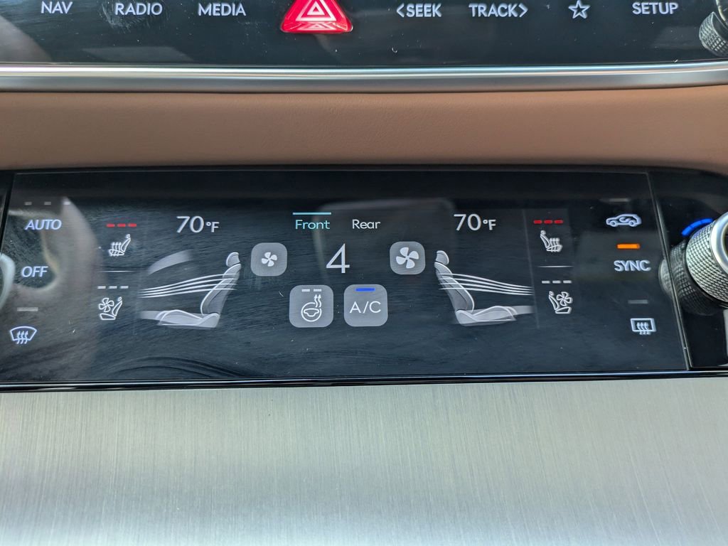 Used 2026 Genesis GV70 2.5T Advanced image 26